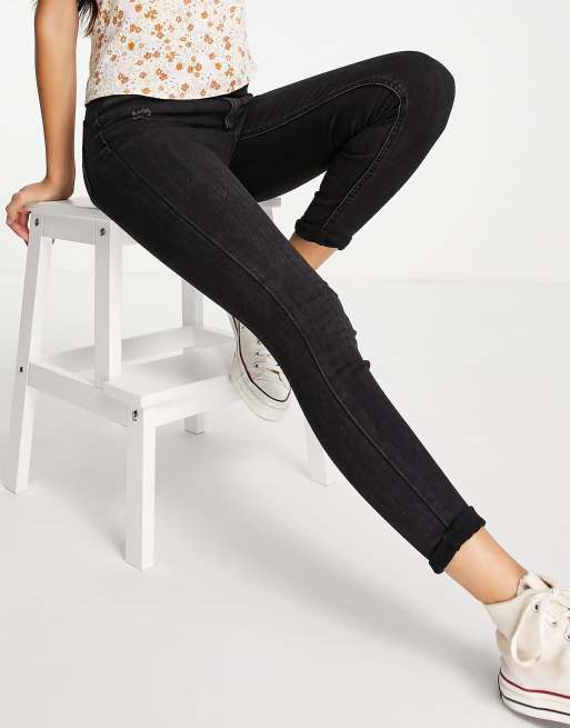 Stradivarius – Jeans mit engem Schnitt und sehr hoher Taille in Schwarz