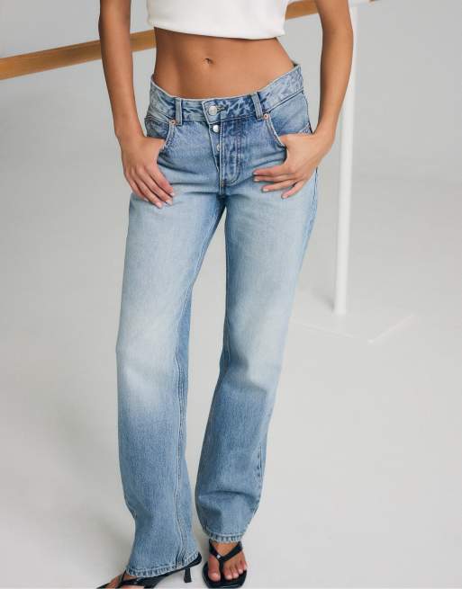 Stradivarius Jeans mit Knopfleiste, gerader, schmaler Schnitt, in mittelblauem Denim, 2 von 6