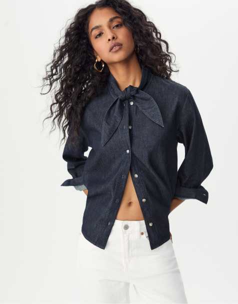 Stradivarius – Jeanshemd in überfärbtem Jeansblau mit Schleife - view 1