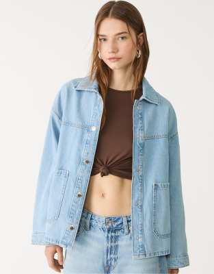 Stradivarius - Jeansjacke in Hellblau mit Taschen