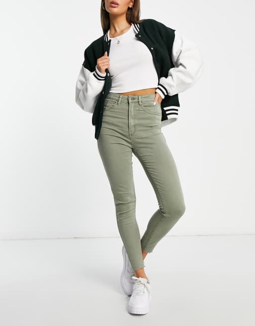 Stradivarius – Jeansy o obcisłym kroju z mocno podwyższonym stanem w kolorze khaki