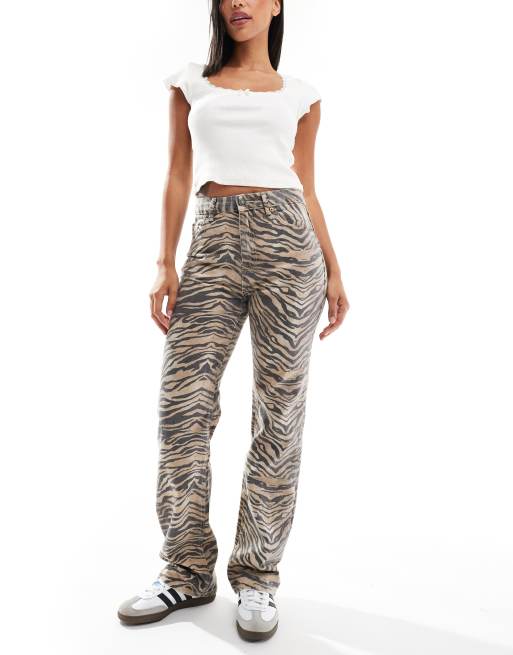 Stradivarius – Jeansy z prostymi nogawkami w tygrysie paski