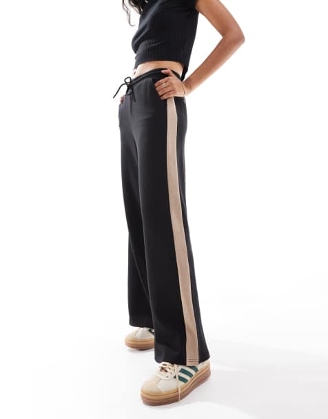 Stradivarius - Joggers a fondo ampio neri con riga laterale - view 1