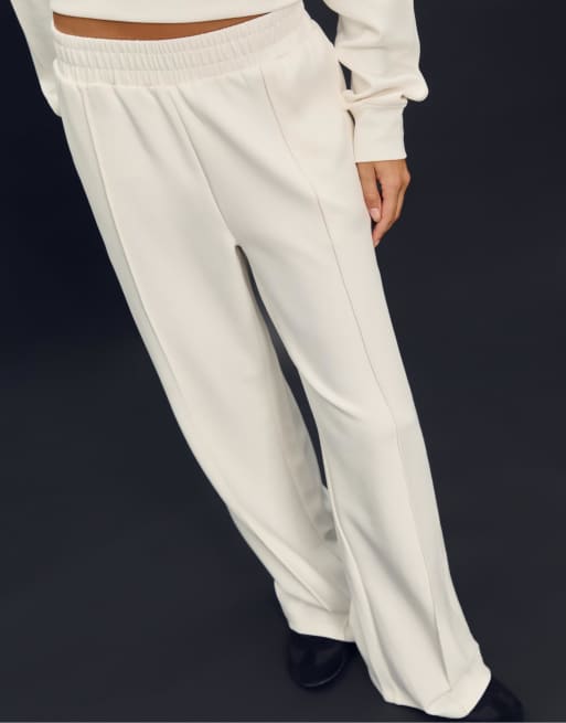 Stradivarius Joggers écru con dettaglio in tessuto interlock ASOS