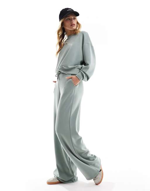Stradivarius - Joggers morbidi a fondo ampio verdi in coordinato