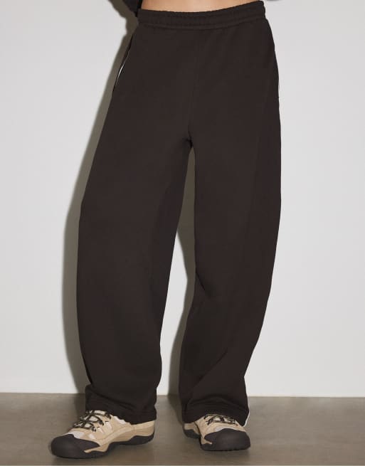 Stradivarius joggingbyxor med snörstopp i brunt, 2 av 7
