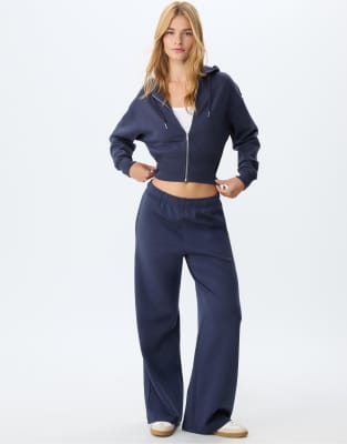 Stradivarius - Jogginghose in Dunkelblau mit weitem Bein-Marineblau