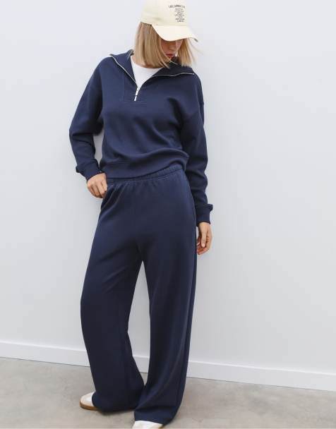 Stradivarius – Jogginghose in Dunkelblau mit weitem Bein - view 1