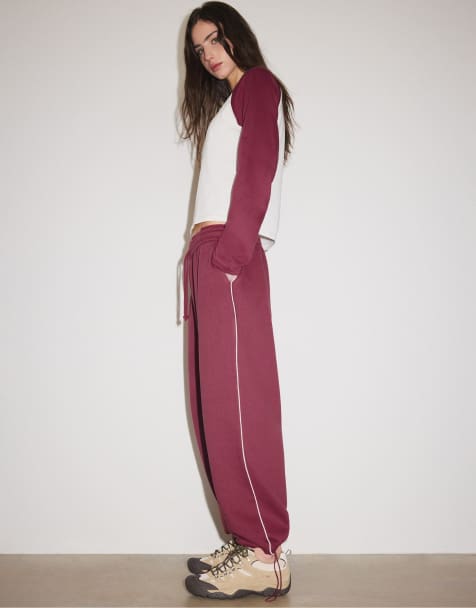 Stradivarius Jogginghose mit Knebelverschluss in Dunkelrot - view 1