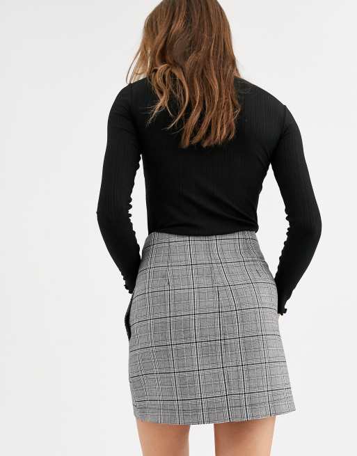 Stradivarius Jupe courte a carreaux avec ceinture Gris ASOS