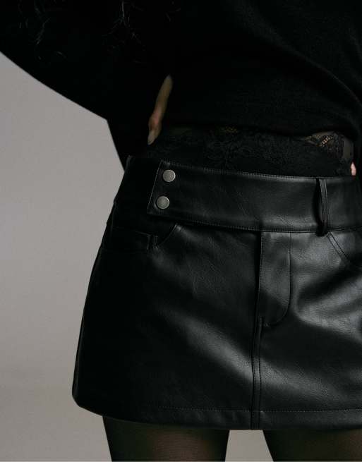 Stradivarius Jupe courte avec taille martelée noire, 4 de 7