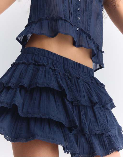Stradivarius - Jupe-short à volants en tissu effet froissé - Bleu marine, 2 de 4