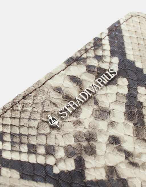 Stradivarius kaarthouderportemonnee met slangenprint in stone, 3 van 4