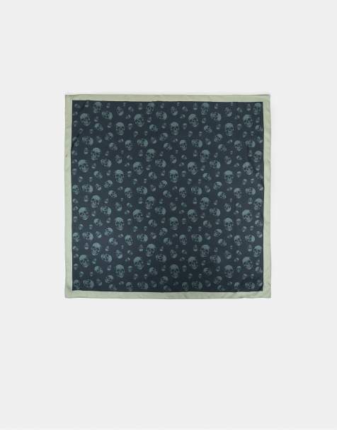 Stradivarius – Kakifärgad scarf med dödskallemönster - view 1