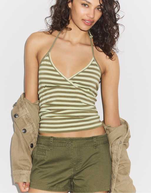 Stradivarius – Kakigröna minishorts med två knappar, 2 av 4