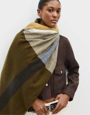 Stradivarius - Karierter Schal in Khaki-Grün
