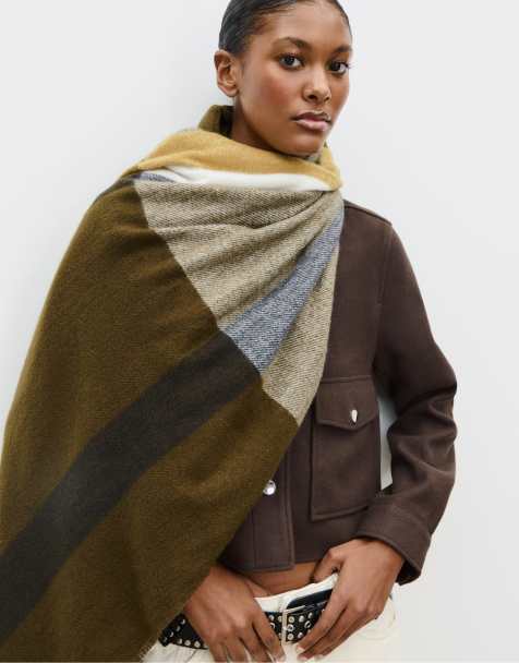 Stradivarius – Karierter Schal in Khaki - view 1