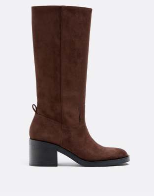 Stradivarius - Kniehohe Stiefel in Braun mit Absatz-Brown