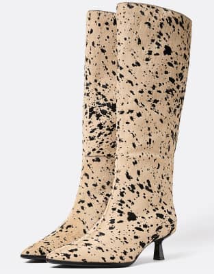 Stradivarius - Kniehohe Stiefel in Combined mit Tierfellmuster und Absatz-Bunt