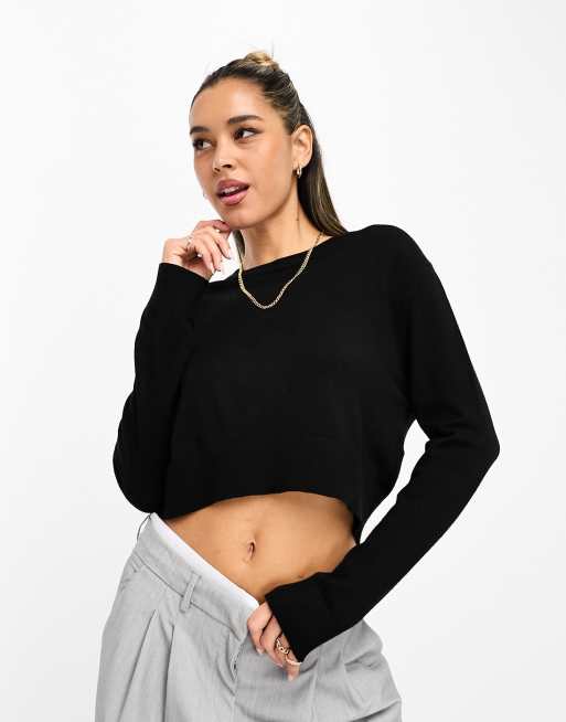 Black knit 2025 cropped sweater