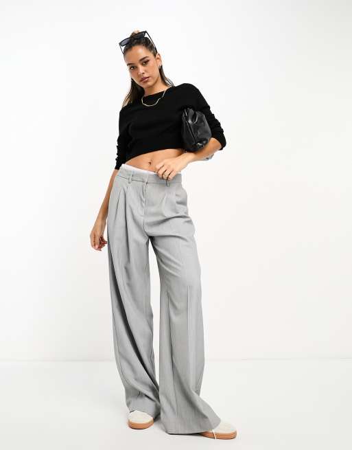 Stradivarius knitted cropped sweater in black