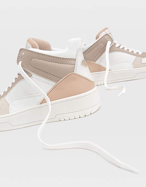 Stradivarius – Knöchelhohe Retro-Sneaker mit farblich abgestimmten Kontrasteinsätzen , 3 von 4