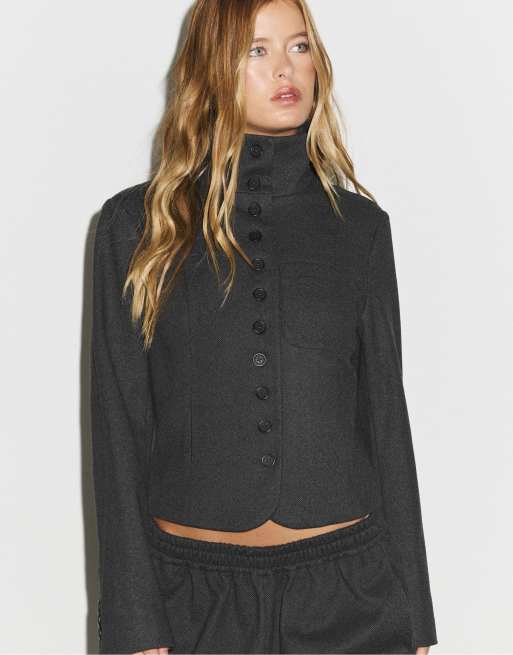 Stradivarius kort, figursyet blazer med knapper i mellemgrå, 2 af 7