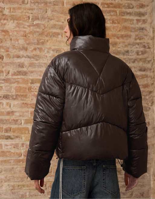 Stradivarius kort jacka med hög krage och vaddering i brun, 3 av 7