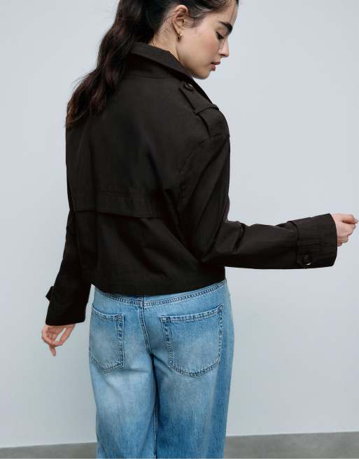 Stradivarius - Kort og dobbeltradet sort trenchcoat, 3 af 4
