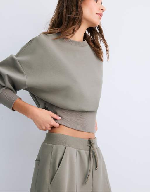 Stradivarius kort sweatshirt med bred midjeresår i brun, 2 av 7
