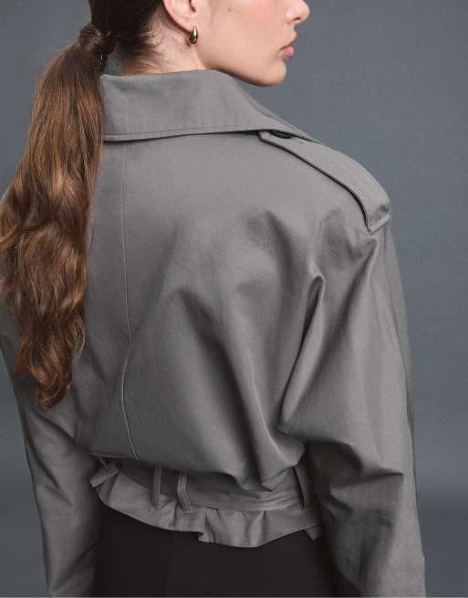 Stradivarius kort trenchcoat med skulderpuder i grå, 3 af 7