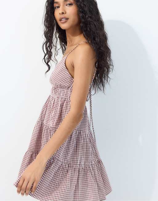 Stradivarius - Korte jurk met open achterkant en gingham ruit in grijze denim wassing, 2 van 4