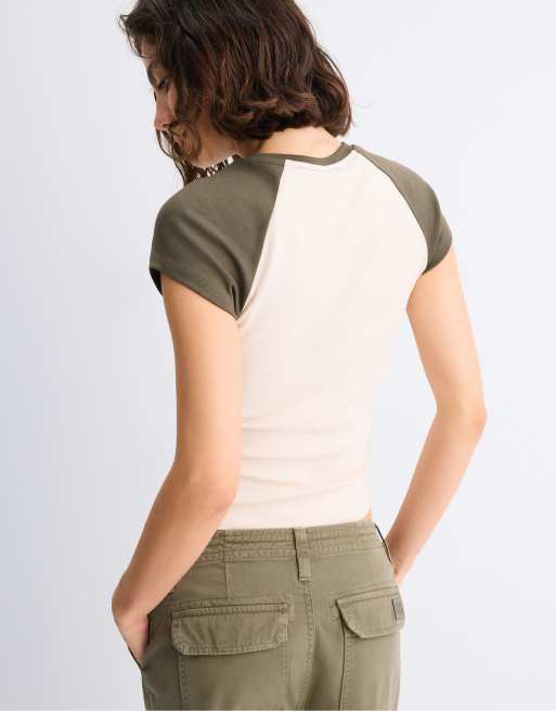 Stradivarius kortærmet raglan T-shirt i beige, 3 af 7