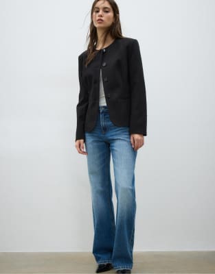 Stradivarius - Kragenloser Blazer in Schwarz
