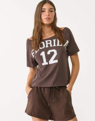 Stradivarius - Kurzärmliges T-Shirt in Braun mit „Florida"-Print
