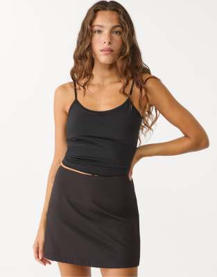Stradivarius - Kurzer Skort in Schwarz