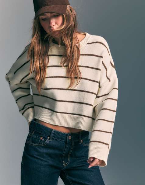 Stradivarius – Kurzer Strickpullover in Vanille mit Streifen - view 1