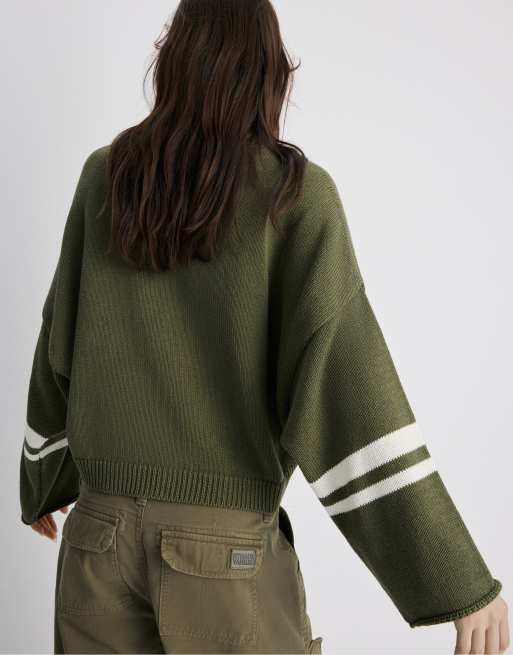 Stradivarius kurzer Strickpullover mit Nummer in Khaki, 3 von 7