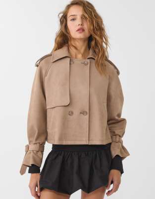 Stradivarius - Kurzer Trenchcoat in Karamell aus Wildlederimitat-Braun