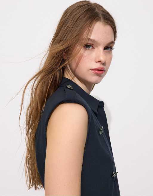 Stradivarius – Kurzes, ärmelloses Kleid in Dunkelblau mit Knopfleiste, 4 von 4