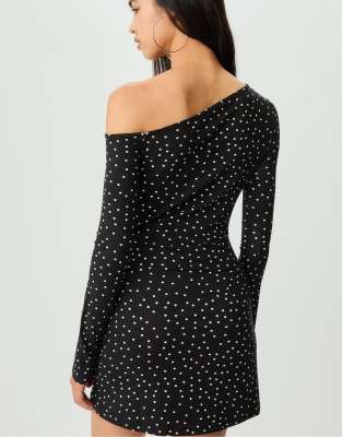 Stradivarius - Kurzes Kleid in verwaschenem Jeansgrau mit Punktemuster