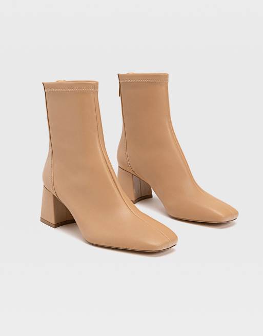 Stradivarius - Laarzen met halfhoge hak en naad aan de voorkant in beige, 2 van 4