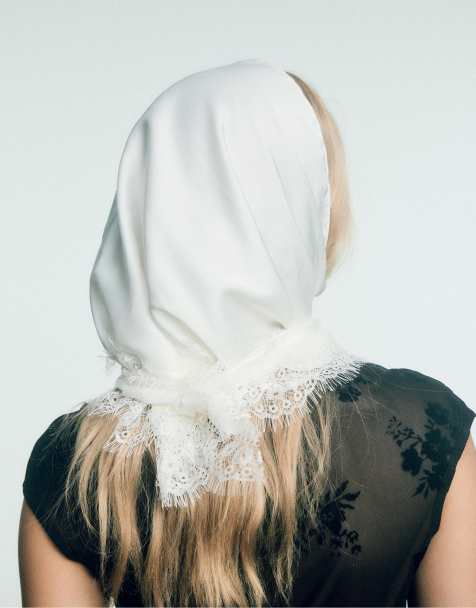 Stradivarius Lace pareo in ecru - view 1