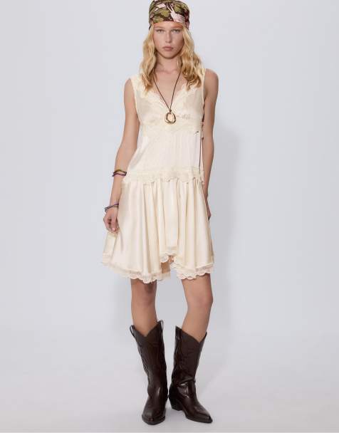 Stradivarius Lace-trimmed mini dress in ecru - view 1