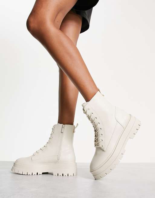 flat ankle boot