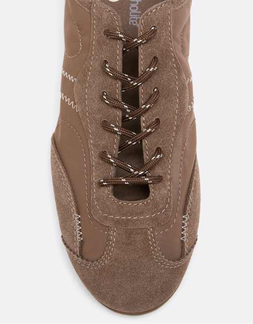 Stradivarius Lace-up leather detail sneakerinas in brown, 4 of 6