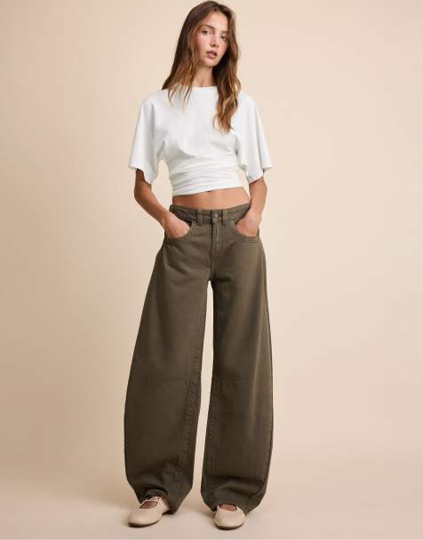 Stradivarius lågmidjade balloon-jeans i khaki - view 1