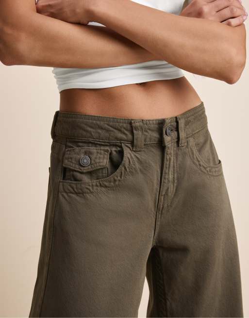 Stradivarius lågmidjade balloon-jeans i khaki, 4 av 5
