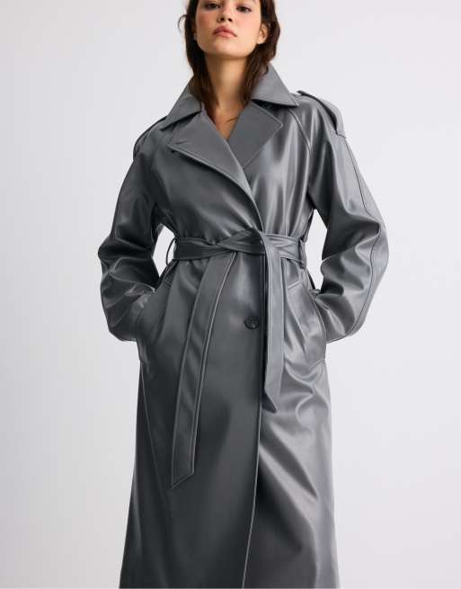 Stradivarius lång trenchcoat i läderimitation i mörkgrått, 4 av 7