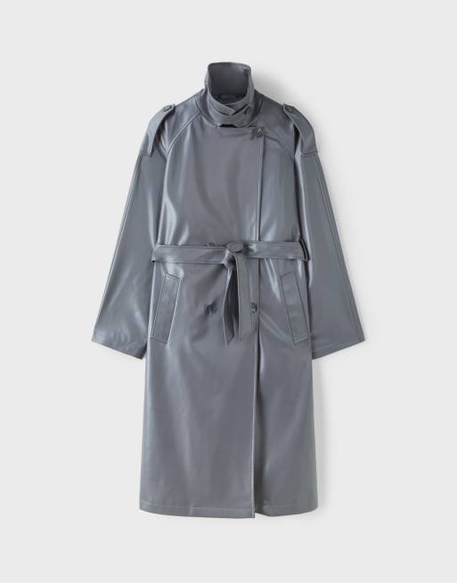 Stradivarius lång trenchcoat i läderimitation i mörkgrått, 6 av 7
